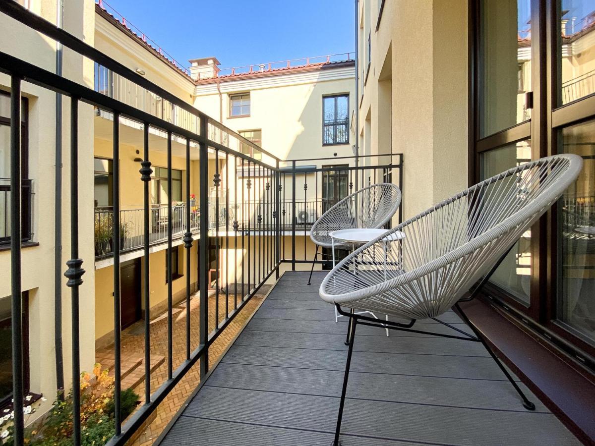 Cohost I Oldtown 60M2 Apt W-Garage Parking, Balcony & Self Check-In VNO Exterior photo