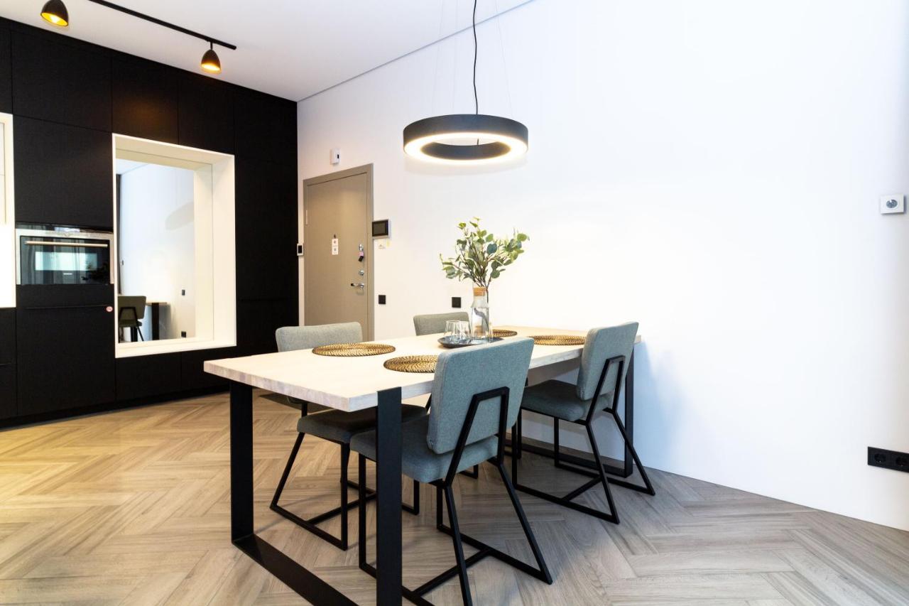 Cohost I Oldtown 60M2 Apt W-Garage Parking, Balcony & Self Check-In VNO Exterior photo