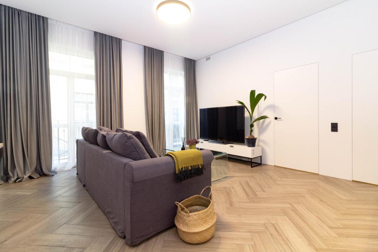 Cohost I Oldtown 60M2 Apt W-Garage Parking, Balcony & Self Check-In VNO Exterior photo