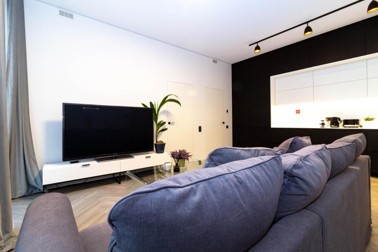 Cohost I Oldtown 60M2 Apt W-Garage Parking, Balcony & Self Check-In VNO Exterior photo