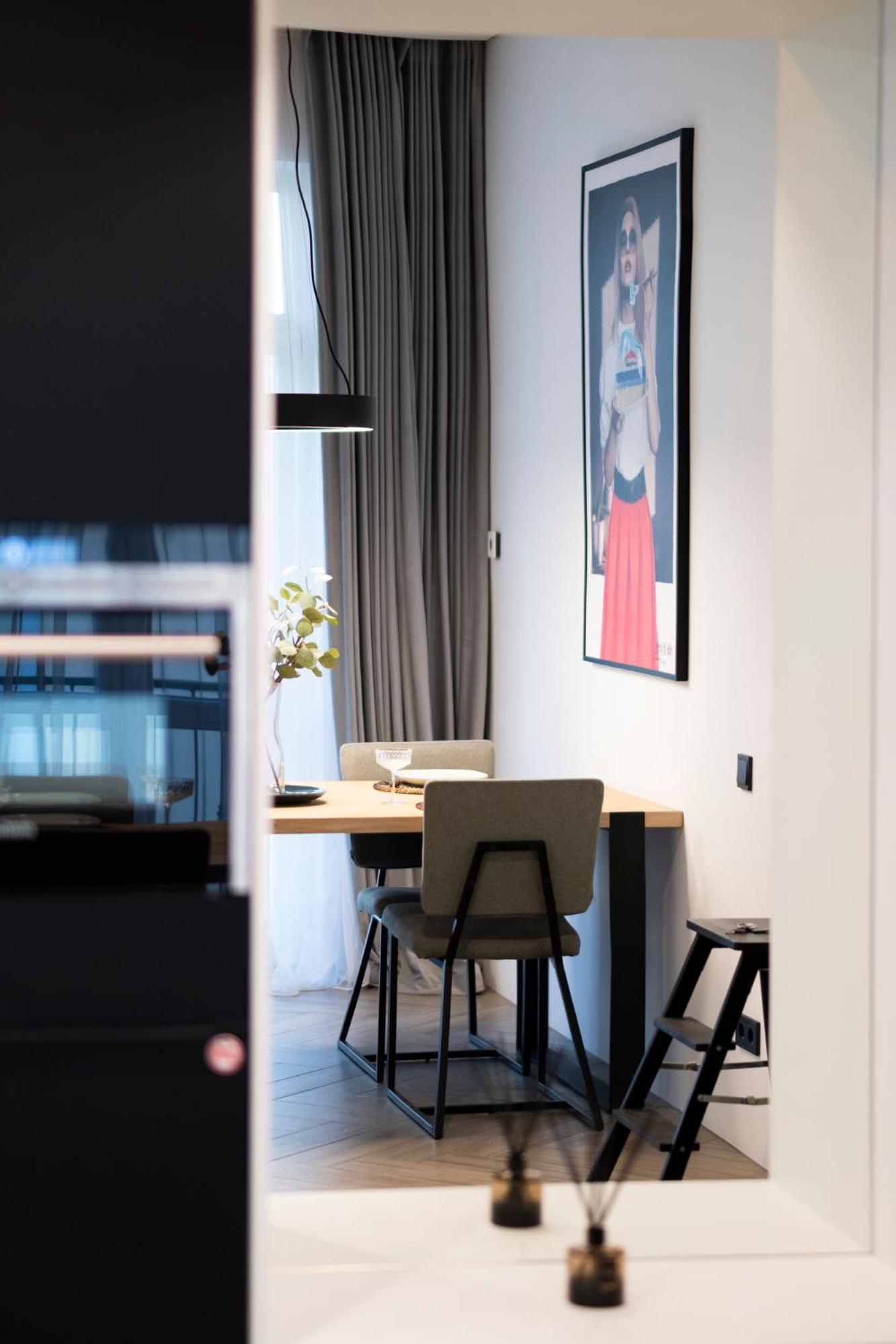 Cohost I Oldtown 60M2 Apt W-Garage Parking, Balcony & Self Check-In VNO Exterior photo