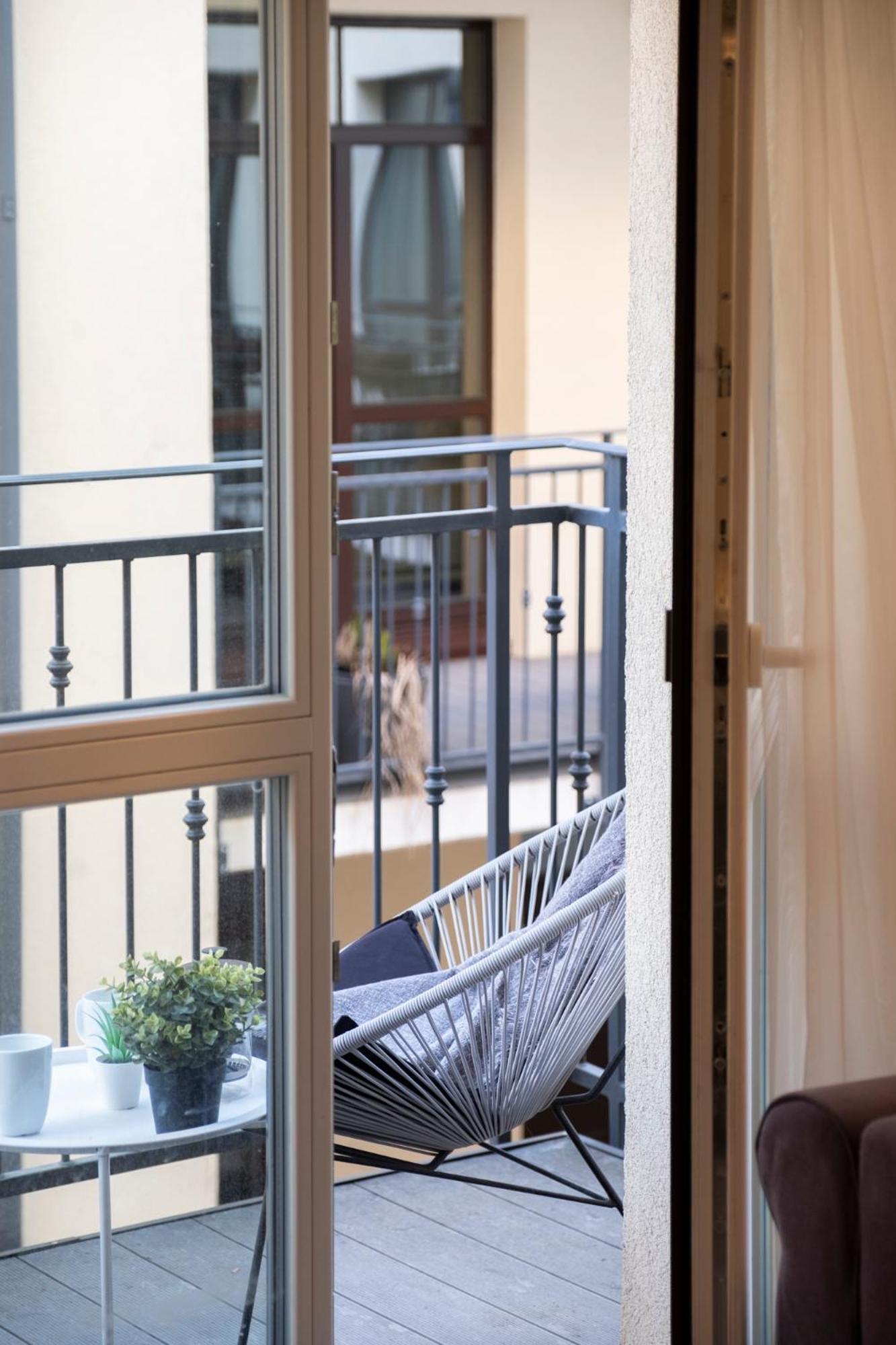 Cohost I Oldtown 60M2 Apt W-Garage Parking, Balcony & Self Check-In VNO Exterior photo